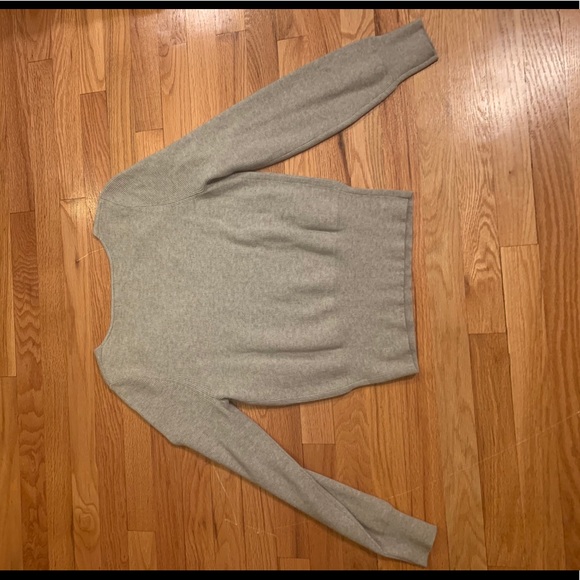Leith Vneck Sweater - Picture 3 of 3
